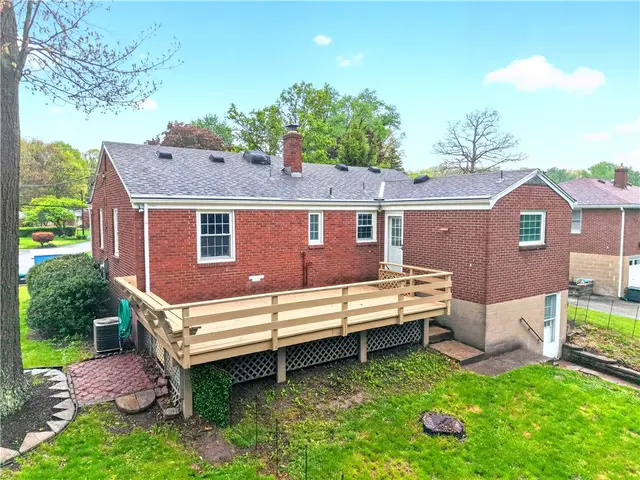 9229 Lancelot Dr gallery image 18