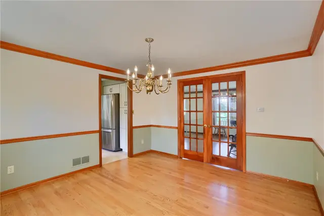 925 Summit Drive gallery image 9