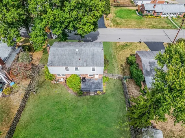 925 Waldwick Dr gallery image 10
