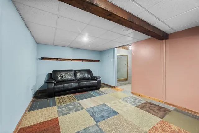 926 Roosevelt Rd gallery image 7