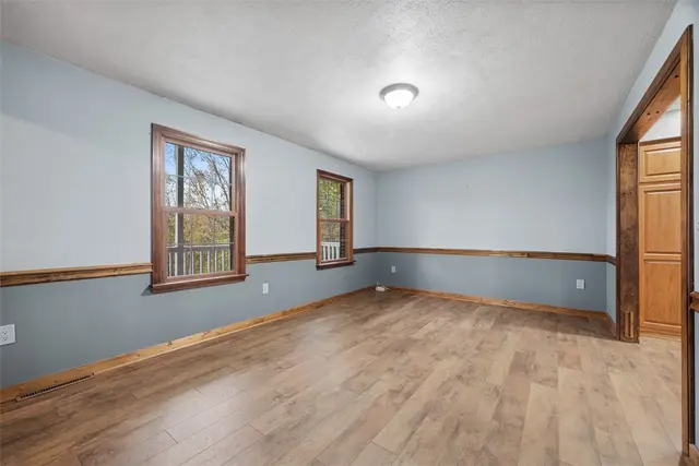 926 Roosevelt Rd gallery image 8