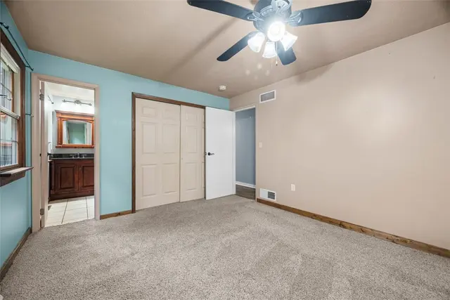 926 Roosevelt Rd gallery image 44