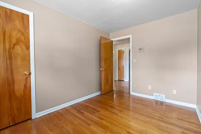9317 Highmeadow Rd gallery image 12