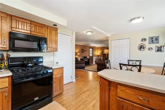 9320 Timber Trail gallery image 23