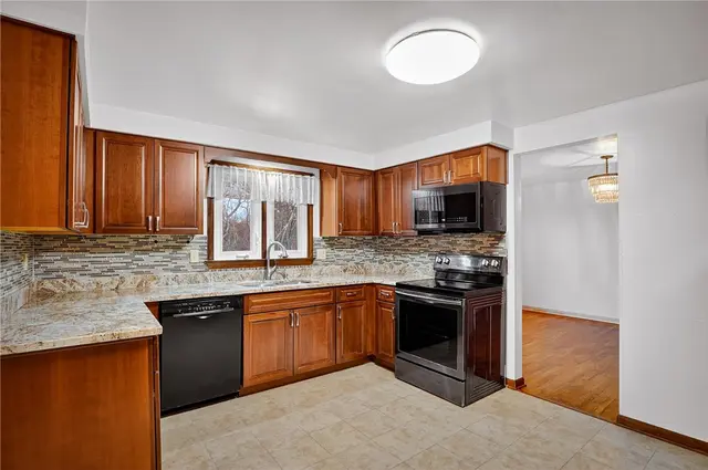 9326 Timber Trl gallery image 25
