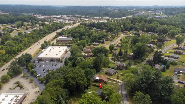 9328 Cromwell Dr gallery image 35