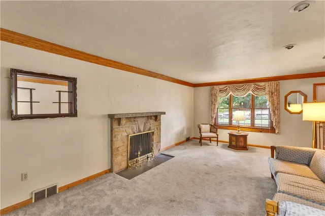 9328 Cromwell Dr gallery image 37