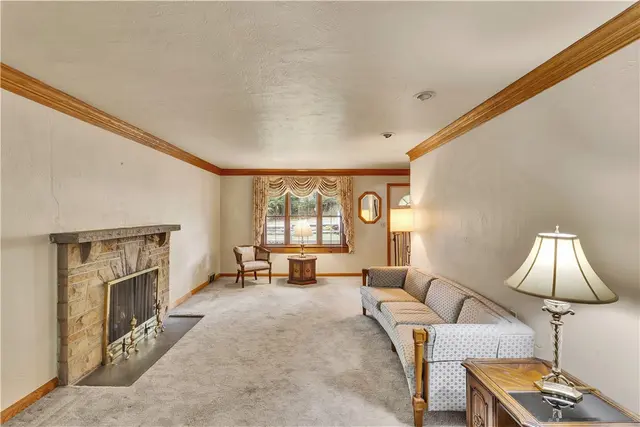 9328 Cromwell Dr gallery image 45