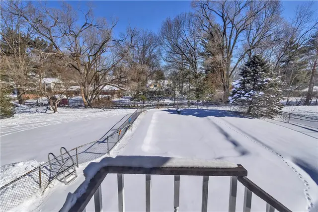 9342 Springfield Drive gallery image 4