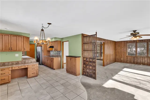 9342 Springfield Drive gallery image 5
