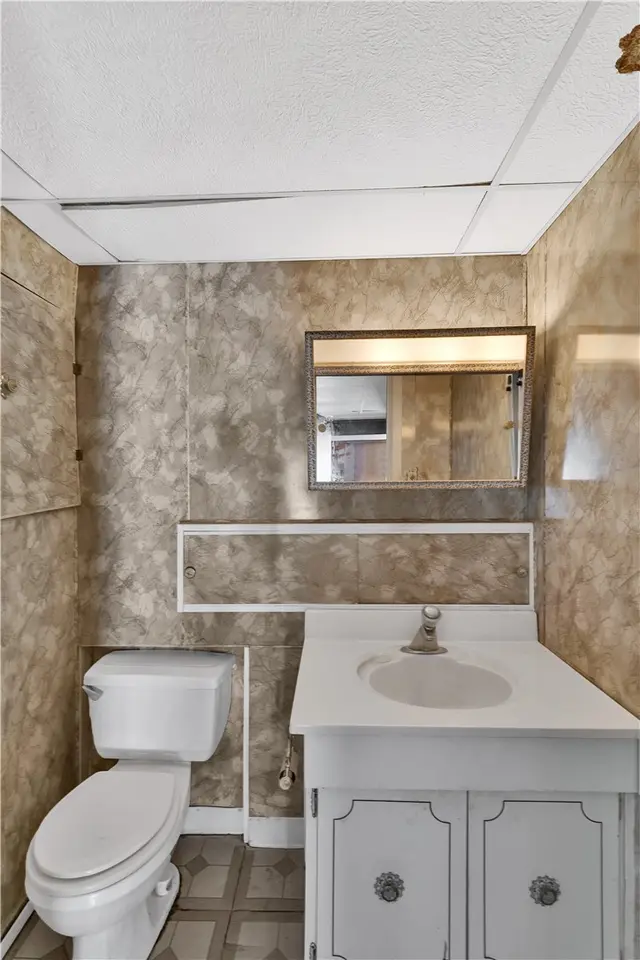 9342 Springfield Drive gallery image 10