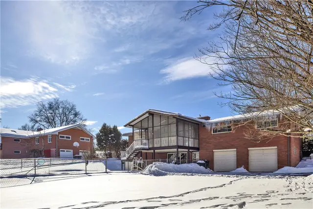 9342 Springfield Drive gallery image 13