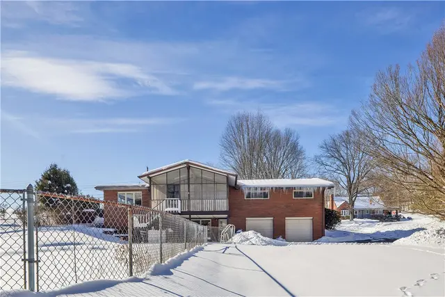 9342 Springfield Drive gallery image 18