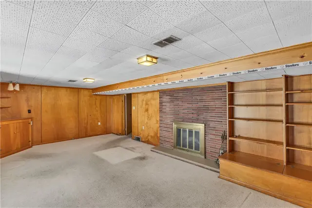 9342 Springfield Drive gallery image 19