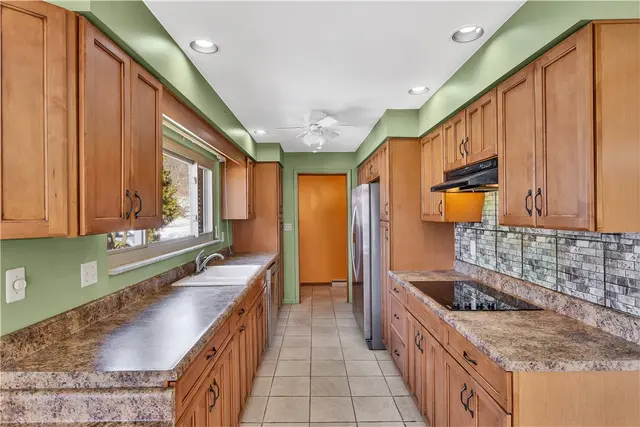 9342 Springfield Drive gallery image 26