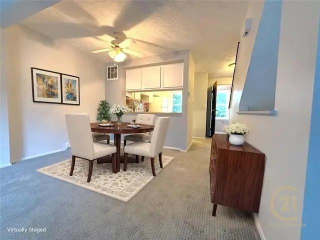 937 Lynwood Ct gallery image 16