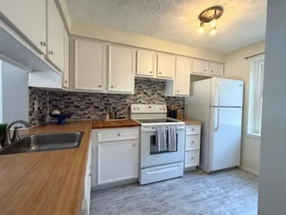 937 Lynwood Ct gallery image 22