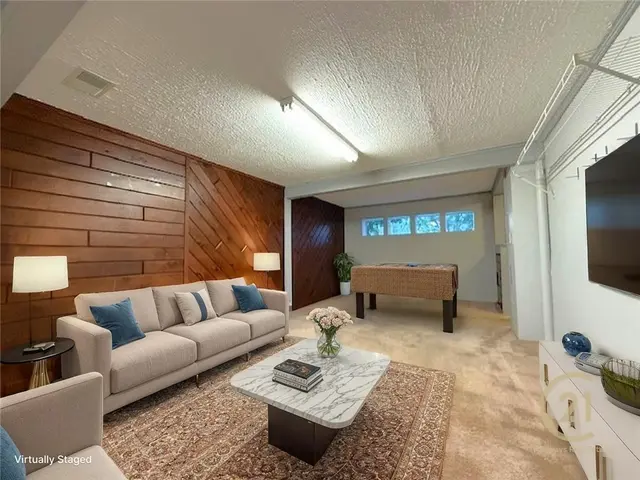 937 Lynwood Ct gallery image 25