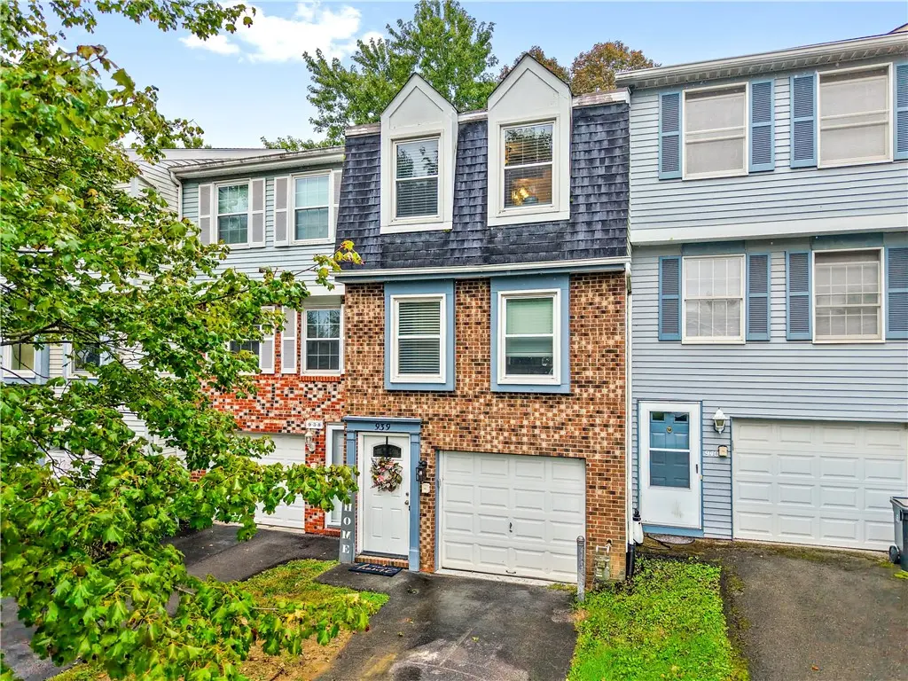 939 Lynwood Court