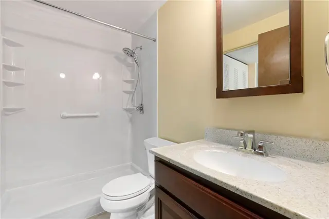 941 Lynwood Ct gallery image 3