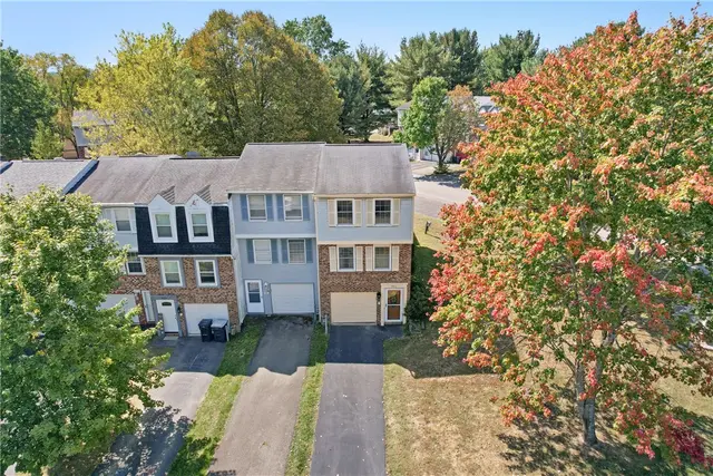 941 Lynwood Ct gallery image 12