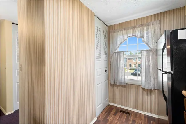 941 Lynwood Ct gallery image 14