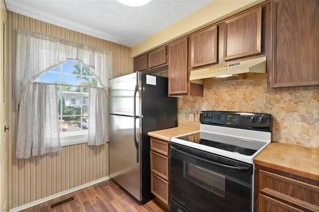 941 Lynwood Ct gallery image 15