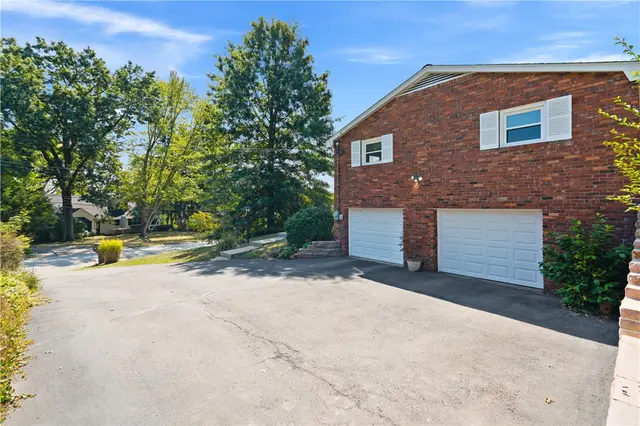 9431 Springfield Drive gallery image 7