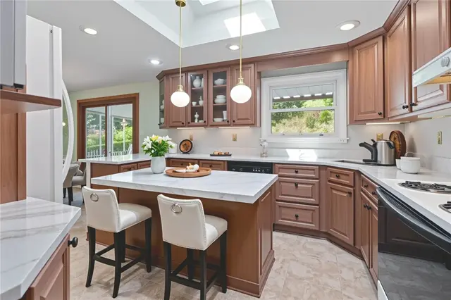 9431 Springfield Drive gallery image 9