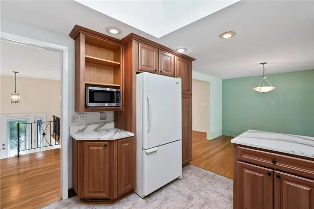 9431 Springfield Drive gallery image 18