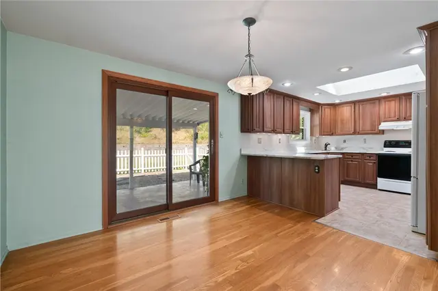 9431 Springfield Drive gallery image 21
