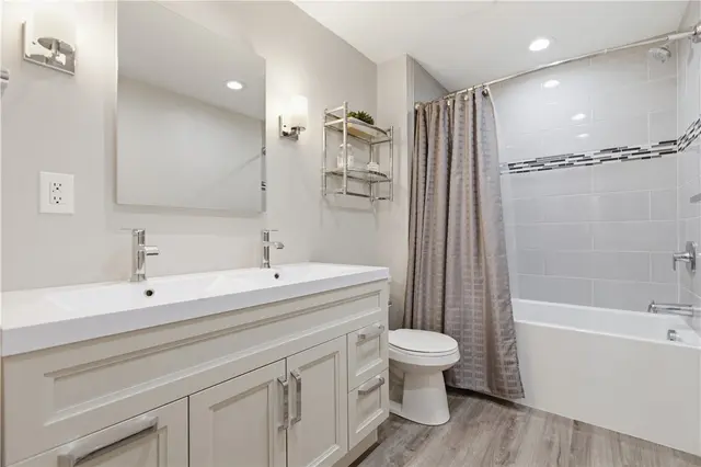 9460 Doral Dr gallery image 3
