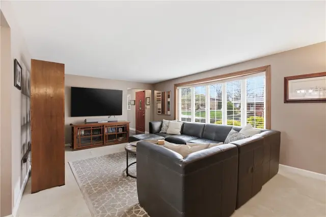 9460 Doral Dr gallery image 9