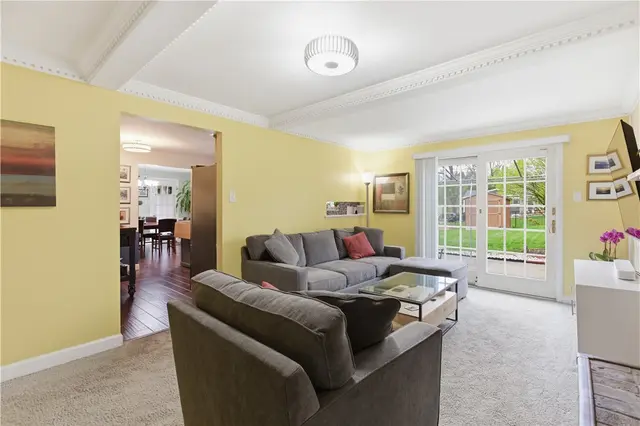 9460 Doral Dr gallery image 13