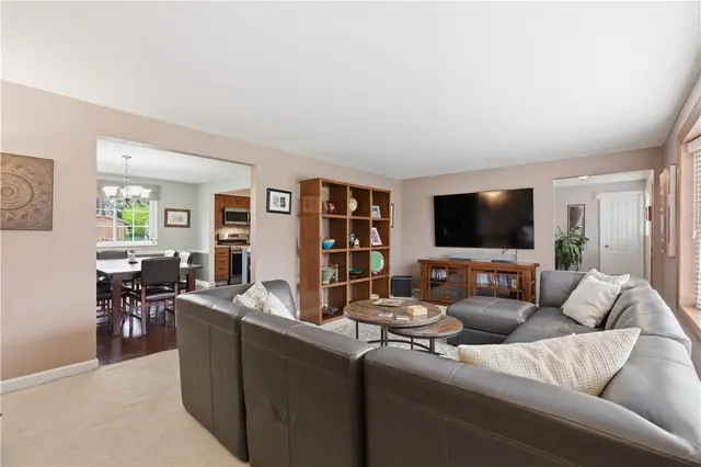 9460 Doral Dr gallery image 22