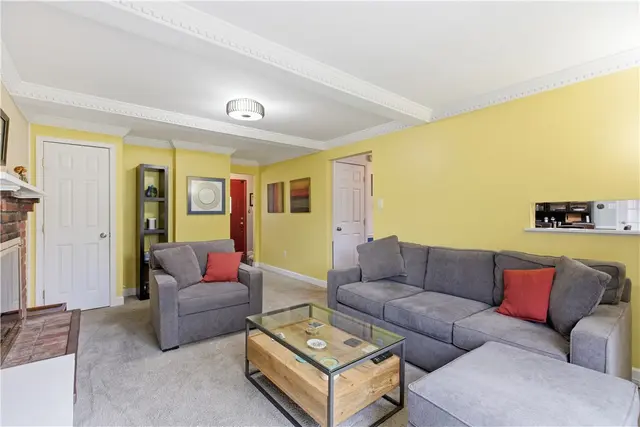 9460 Doral Dr gallery image 23