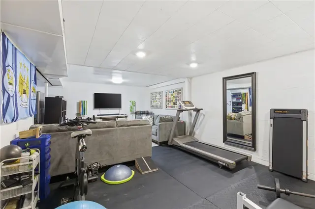 9460 Doral Dr gallery image 28