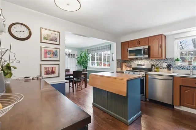 9460 Doral Dr gallery image 29