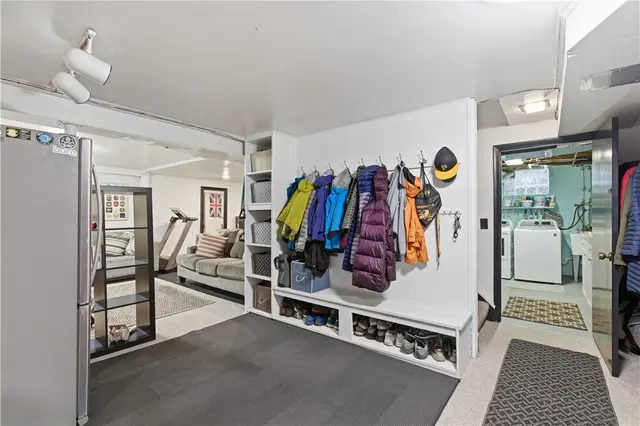 9460 Doral Dr gallery image 30
