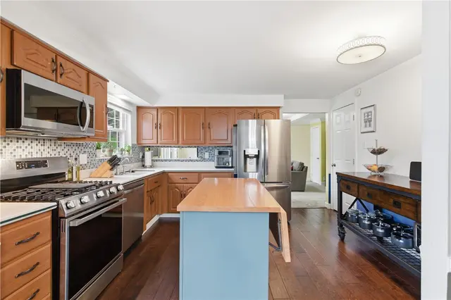 9460 Doral Dr gallery image 31