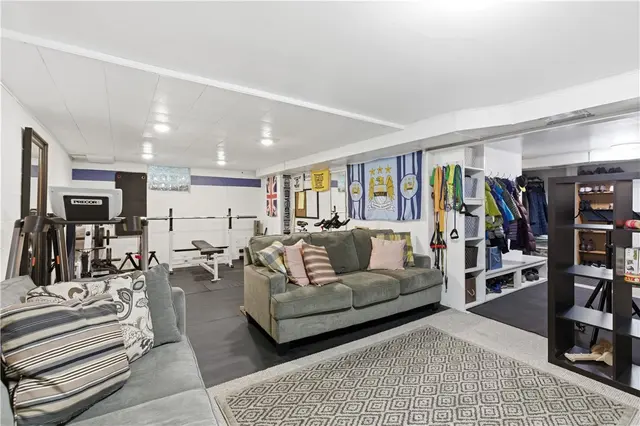 9460 Doral Dr gallery image 35