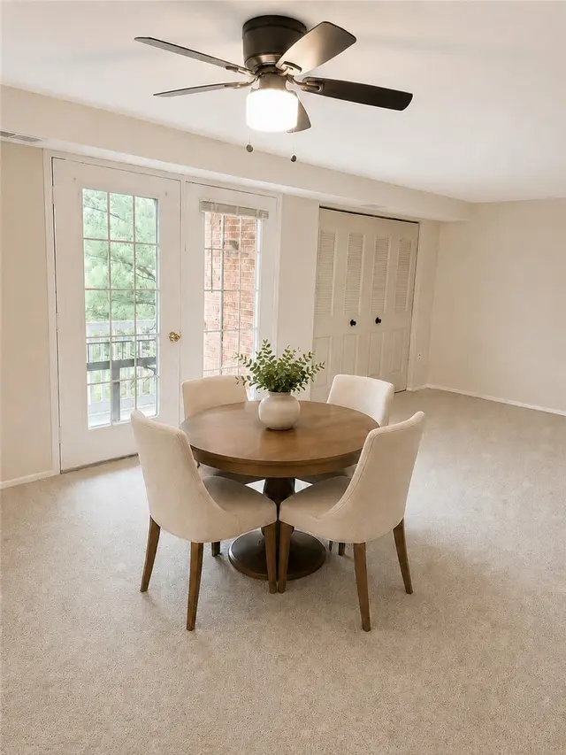 951 Woodhollow Dr gallery image 3