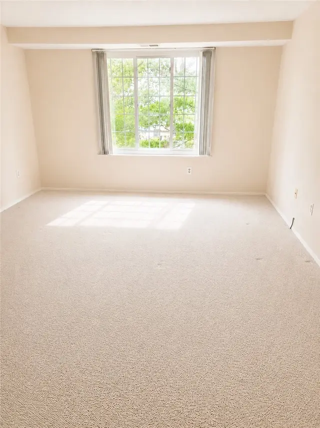 951 Woodhollow Dr gallery image 4