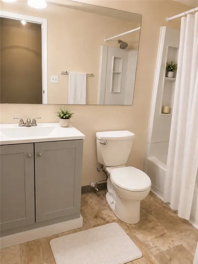 951 Woodhollow Dr gallery image 5