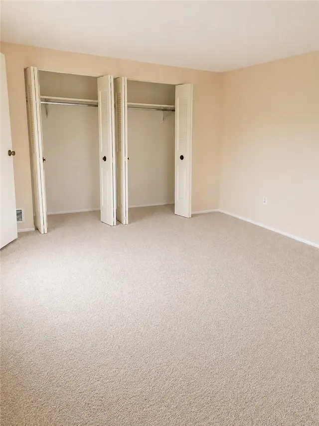 951 Woodhollow Dr gallery image 14