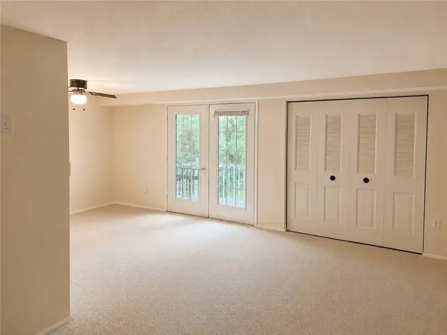 951 Woodhollow Dr gallery image 16