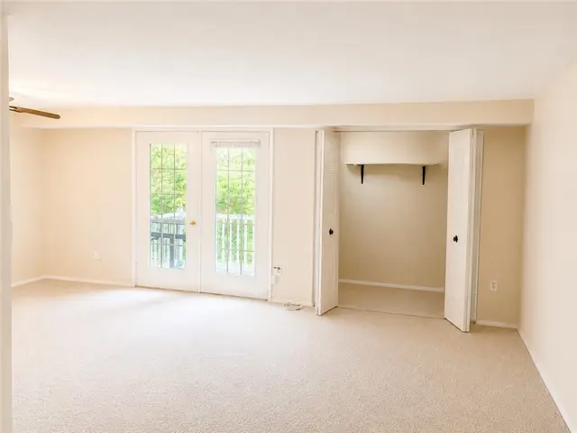 951 Woodhollow Dr gallery image 17