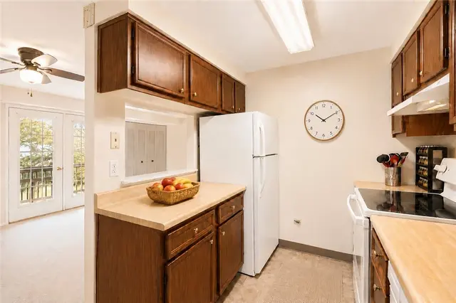 951 Woodhollow Dr gallery image 20