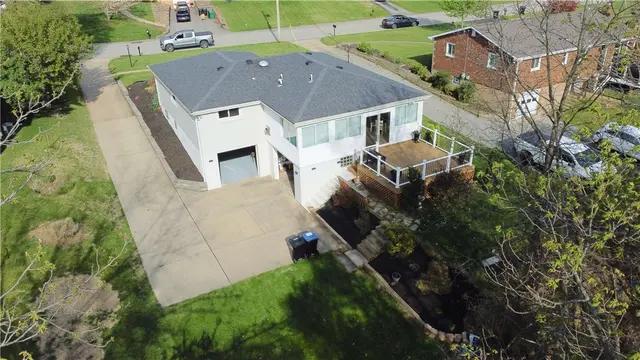 9513 Saratoga Dr gallery image 5