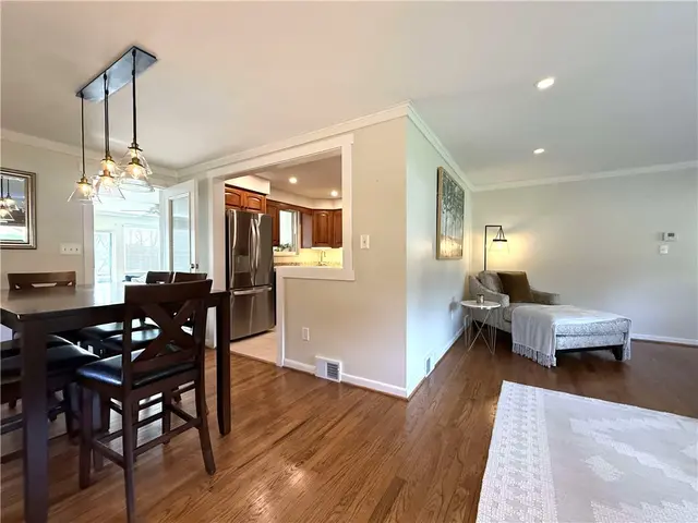 9513 Saratoga Dr gallery image 9